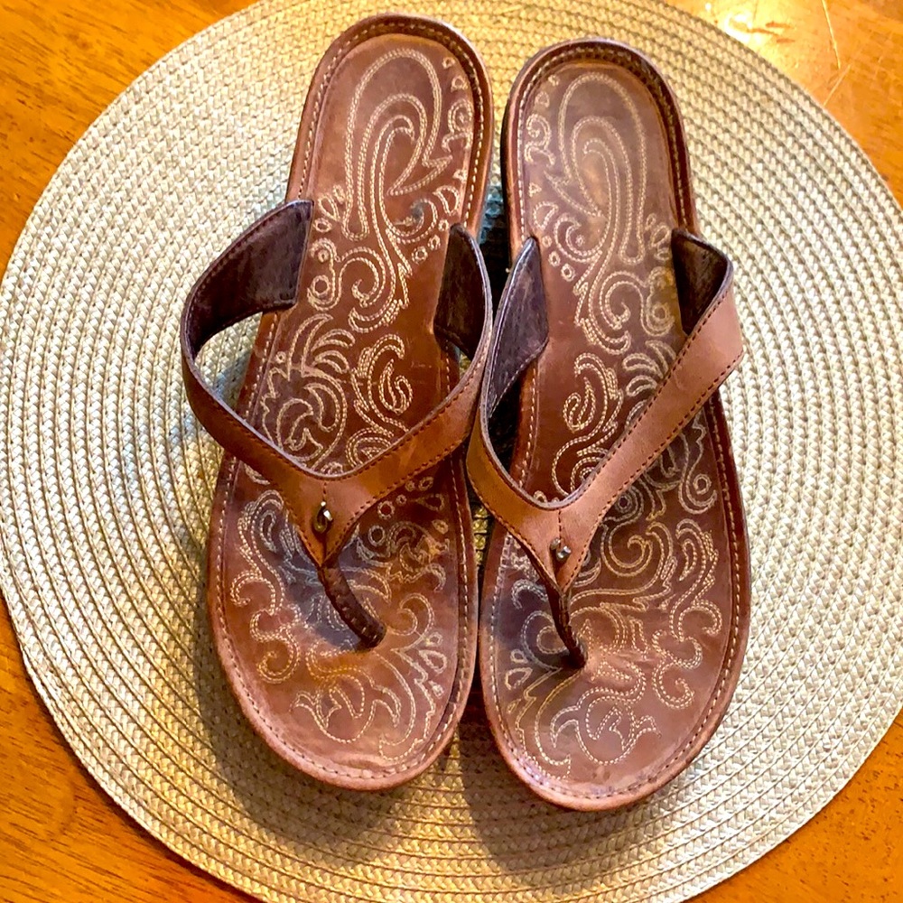 OluKai leather sandals